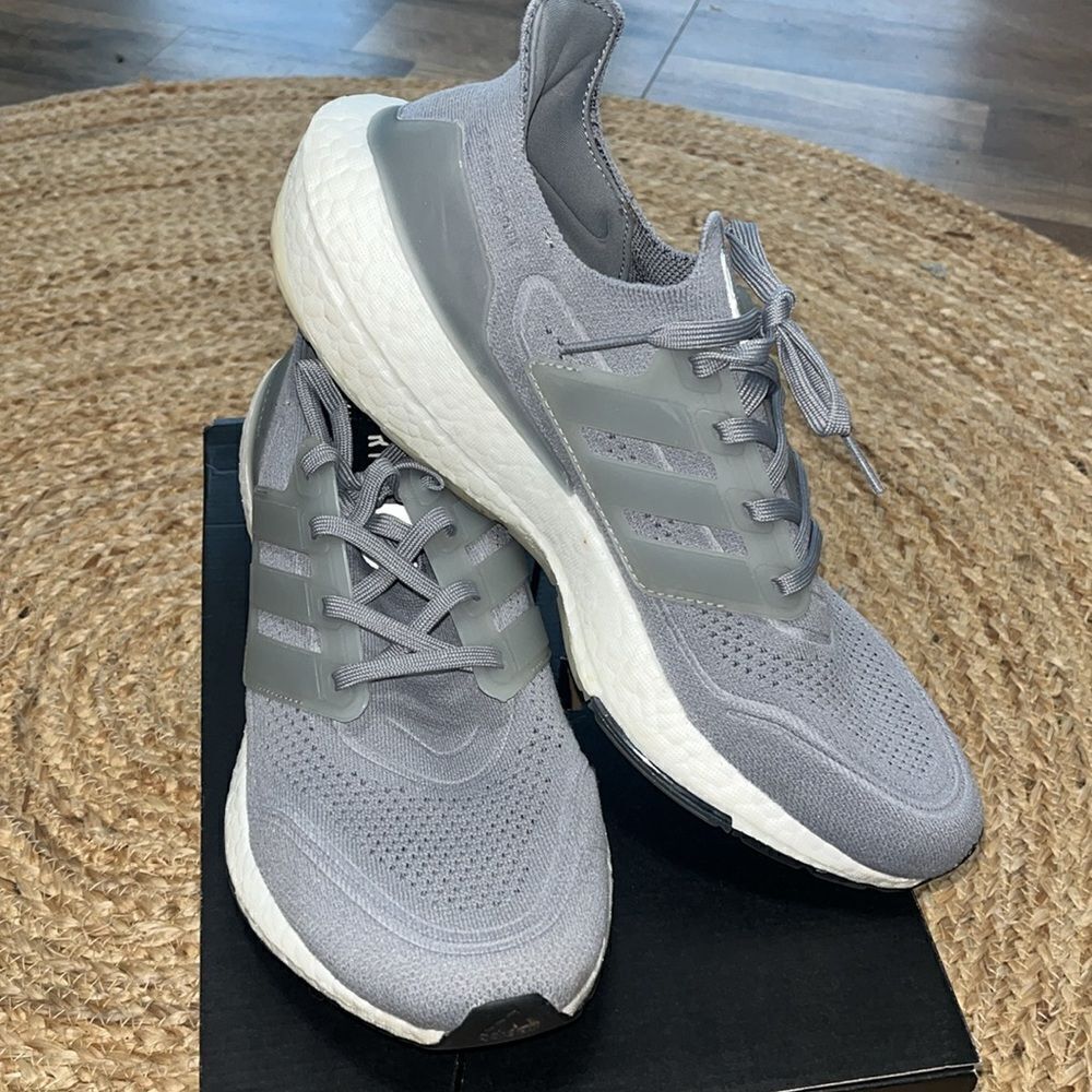Adidas Ultraboost 21 Size 10.5